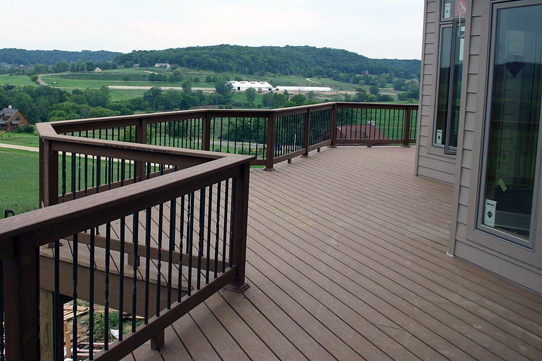 Kraft Custom Custom Woodworking Galena Project.Composite Deck.2